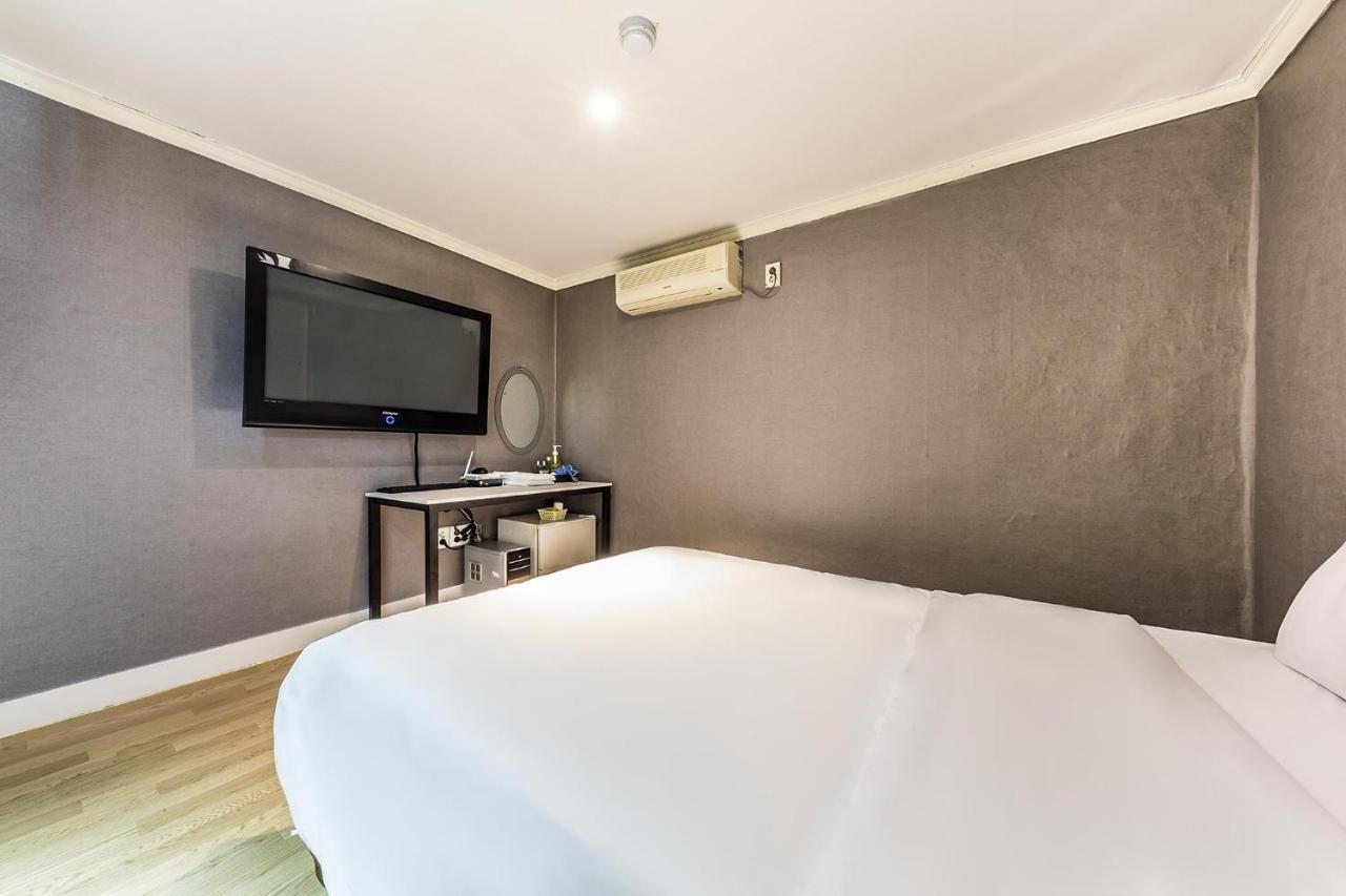 In Seoul Sinchon Goguma Hotel Exteriör bild